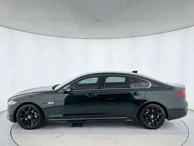Jaguar XFL — Фото автомобиля 4