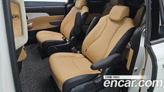 Kia Carnival Generation 4 — Фото автомобиля 18
