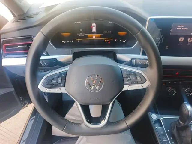 Volkswagen Lavida — Фото автомобиля 6
