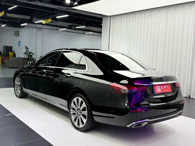 Mercedes-Benz E-Class — Фото автомобиля 9