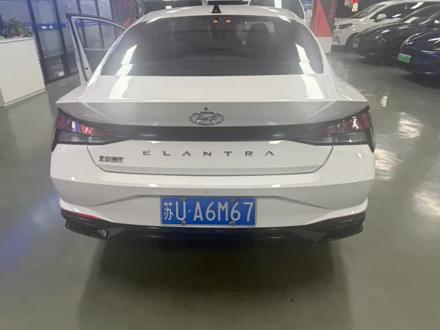 Hyundai Elantra — Фото автомобиля 2