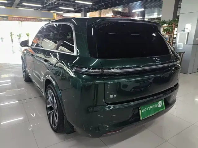 Li Auto L8 — Фото автомобиля 22