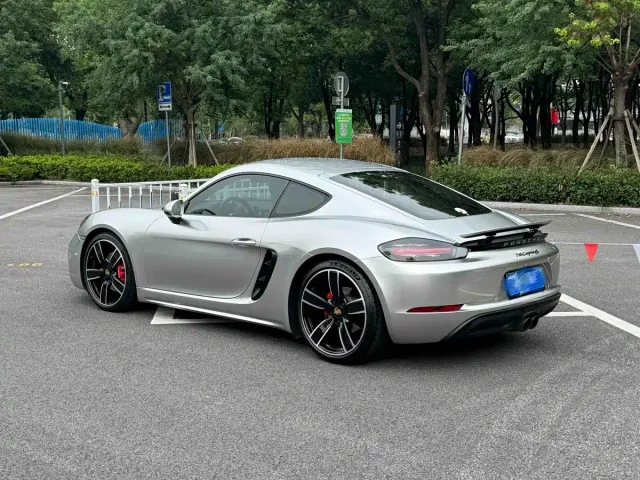 Porsche 718 — Фото автомобиля 12