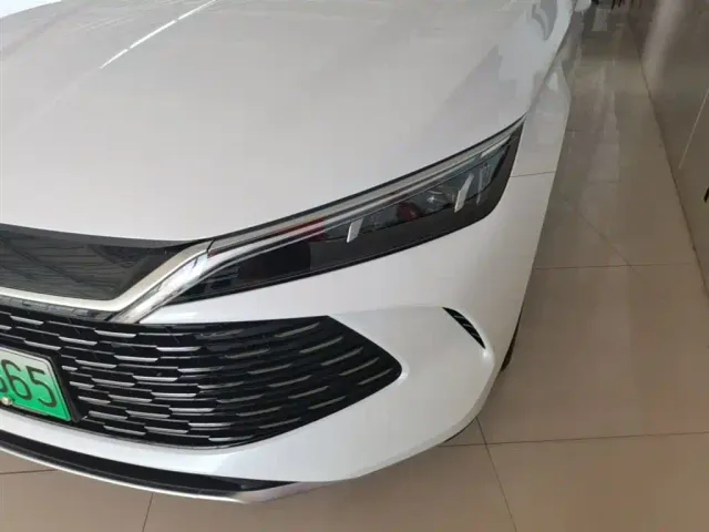 BYD Qin L — Фото автомобиля 23