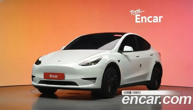 Фотография автомобиля — Tesla Model Y