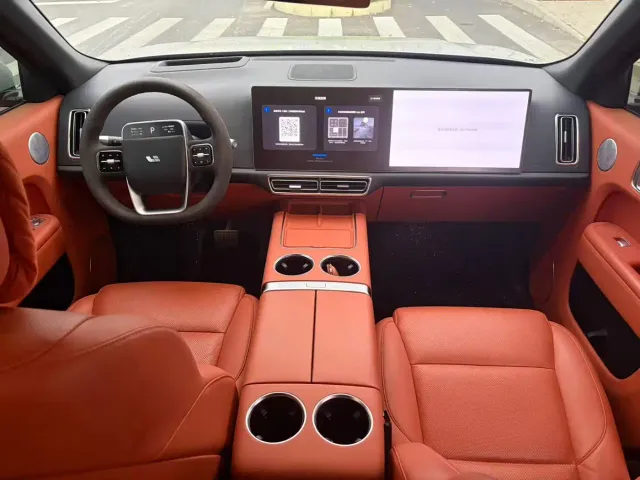 Li Auto L9 — Фото автомобиля 12