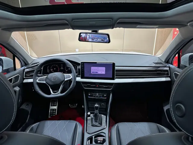 Volkswagen Tiguan L — Фото автомобиля 8