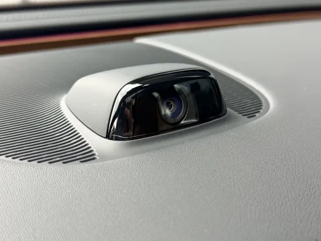Mercedes-Benz E-Class — Фото автомобиля 23