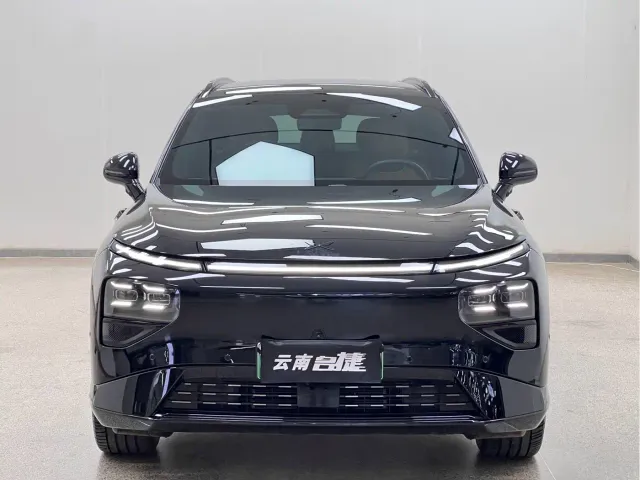 Xpeng G9 — Фото автомобиля 2