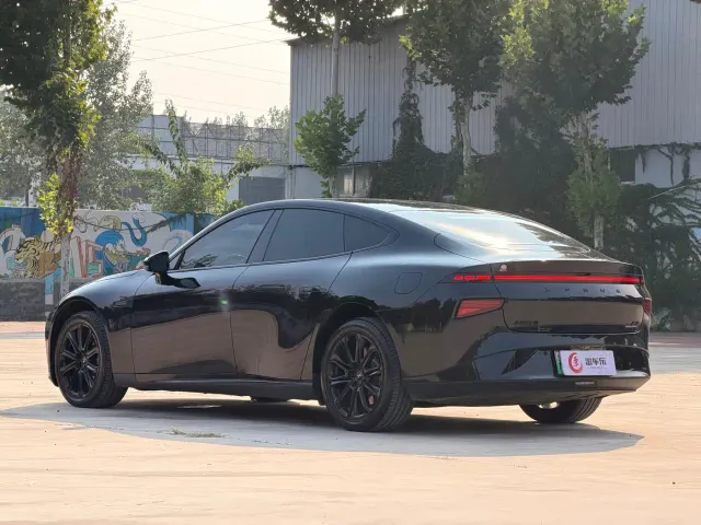 Xpeng P7 — Фото автомобиля 18