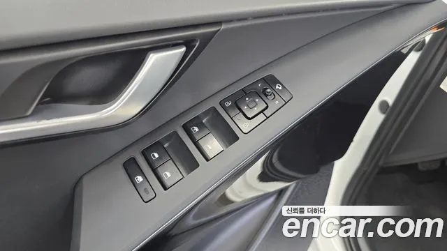 Kia Niro — Фото автомобиля 26