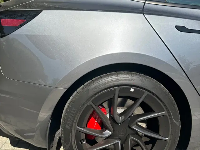 Tesla Model 3 — Фото автомобиля 8