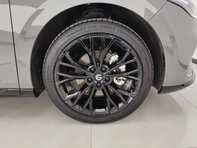 Leapmotor Lafa 5 — Фото автомобиля 6