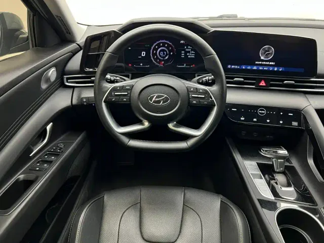 Hyundai Elantra — Фото автомобиля 23