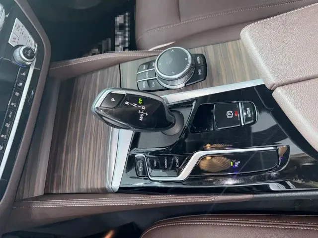 BMW 5 Series — Фото автомобиля 5