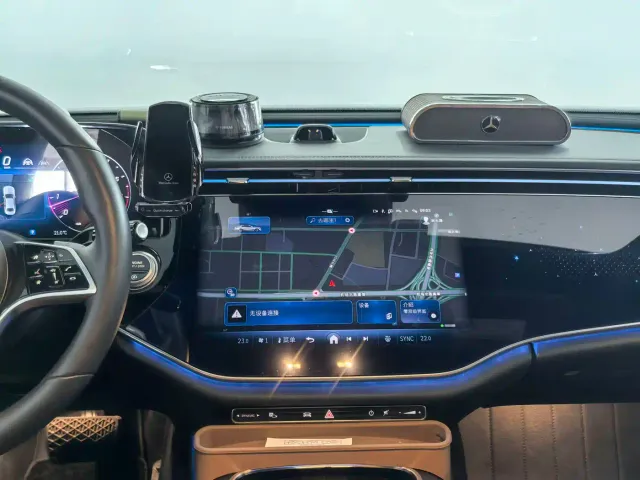 Mercedes-Benz E-Class — Фото автомобиля 17