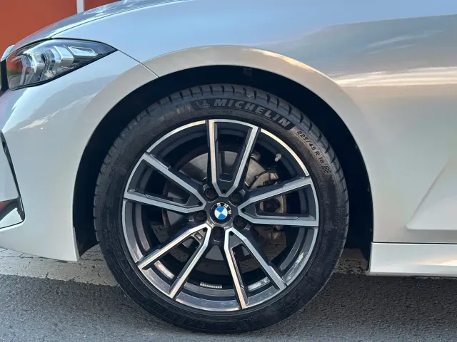 BMW 3 Series — Фото автомобиля 7