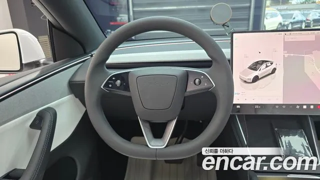 Tesla Model Y — Фото автомобиля 13