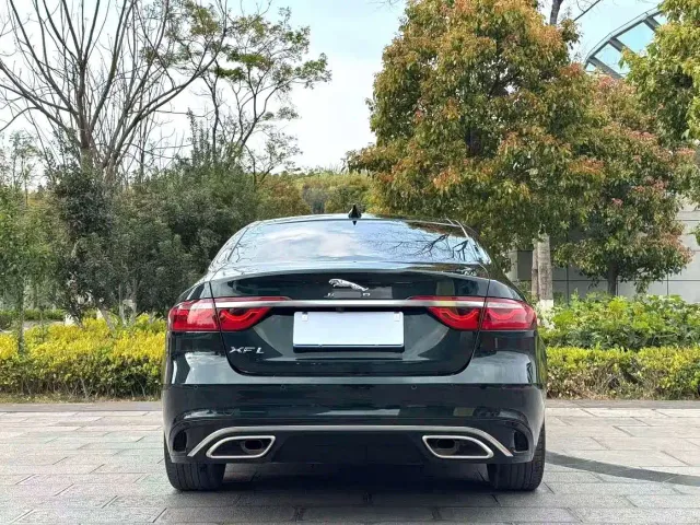 Jaguar XFL — Фото автомобиля 8