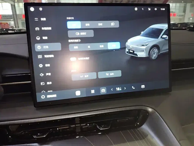 Geely Galaxy E5 — Фото автомобиля 12