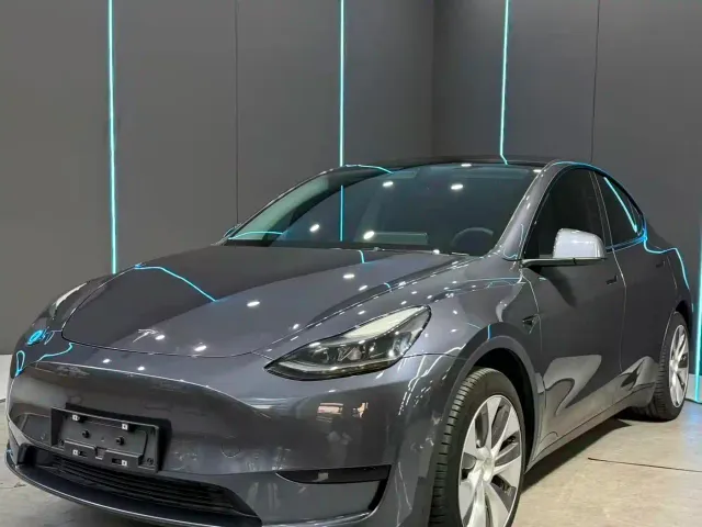 Фотография автомобиля — Tesla Model Y