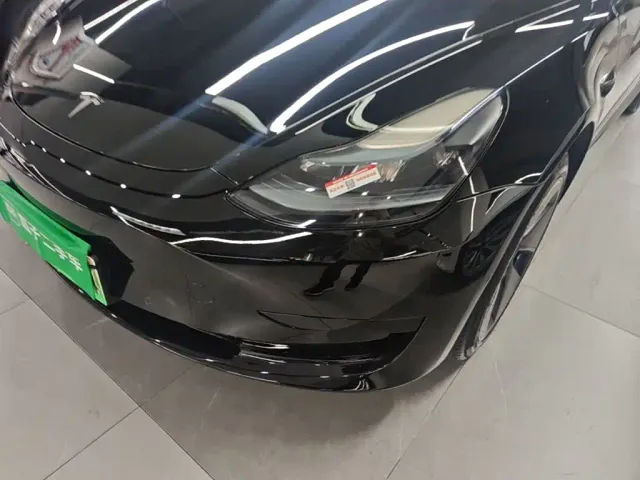Tesla Model 3 — Фото автомобиля 23