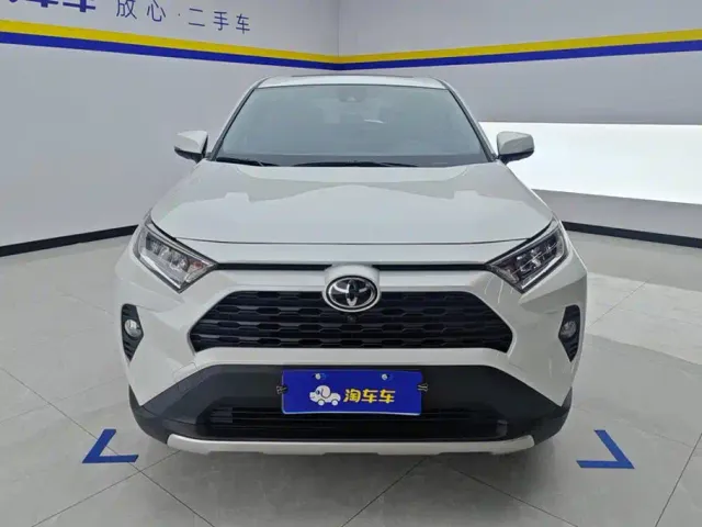 Toyota RAV4 — Фото автомобиля 2