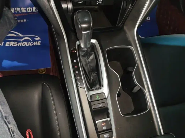 Honda Accord — Фото автомобиля 13