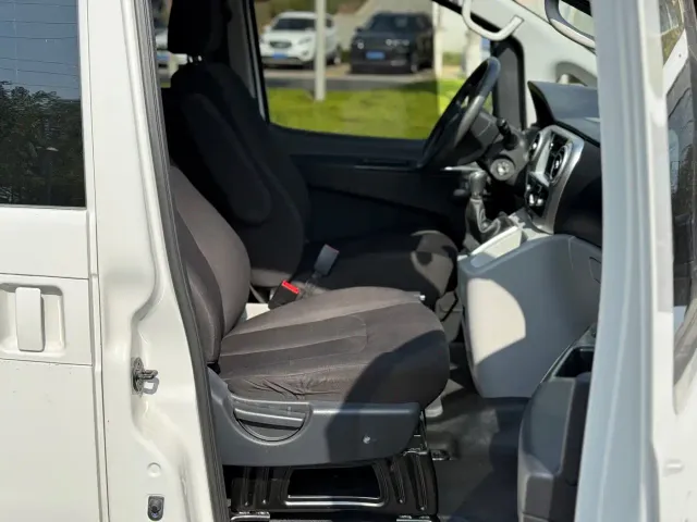 JAC Refine M3 — Фото автомобиля 8