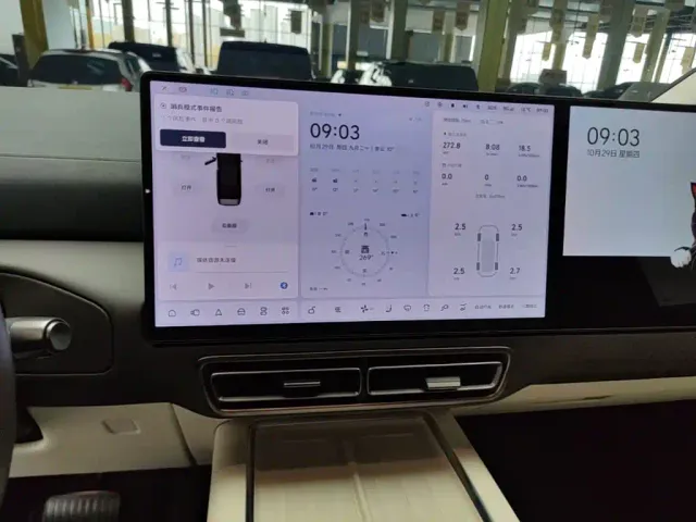 Li Auto MEGA — Фото автомобиля 12
