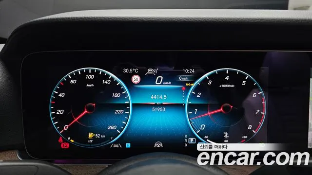 Mercedes-Benz E-Class — Фото автомобиля 7