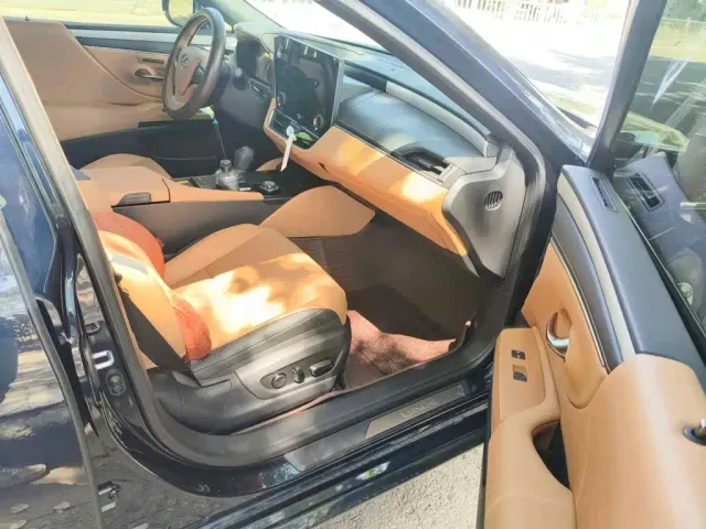 Lexus ES — Фото автомобиля 13