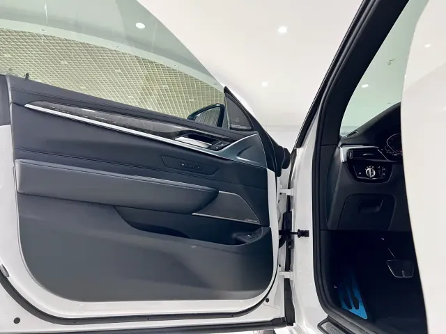BMW 6 Series Gran Turismo — Фото автомобиля 22