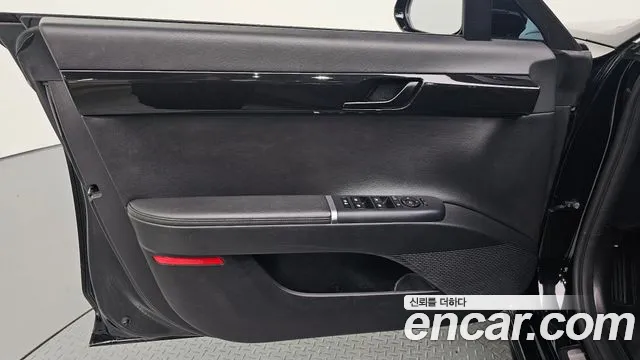 Hyundai Grandeur GN7 — Фото автомобиля 13