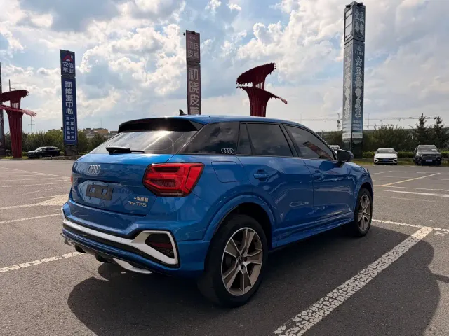 Audi Q2L — Фото автомобиля 4