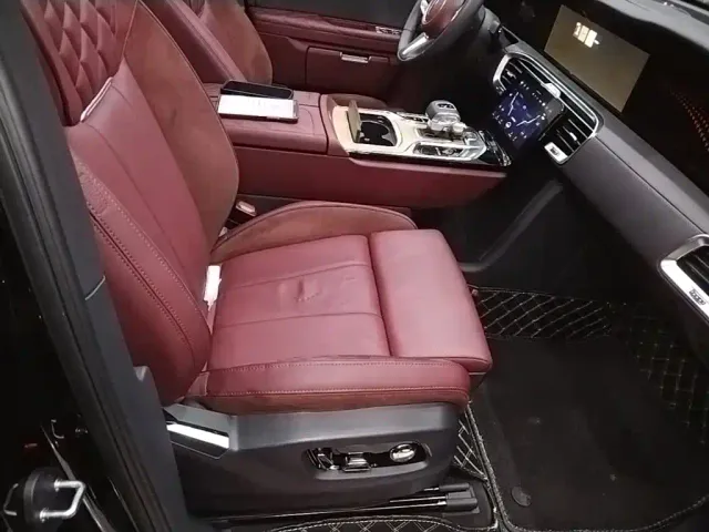 Hongqi E-HS9 — Фото автомобиля 24