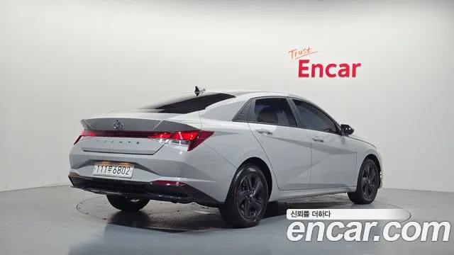 Hyundai Avante CN7 — Фото автомобиля 2