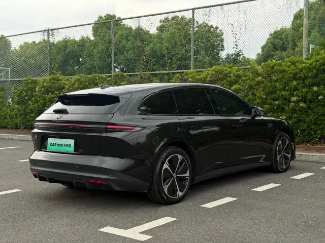 Nio ET5 Touring — Фото автомобиля 11