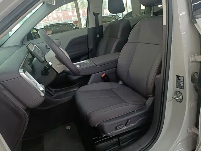 Leapmotor B10 — Фото автомобиля 14