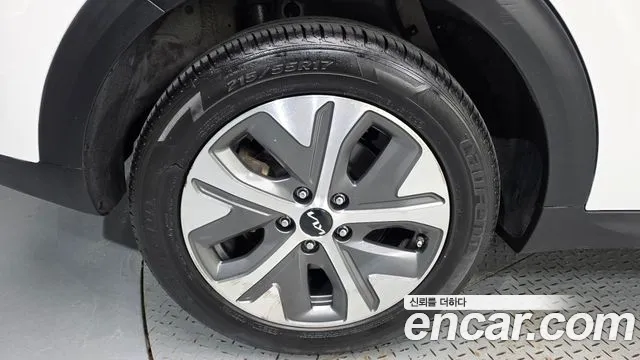 Kia Niro — Фото автомобиля 5