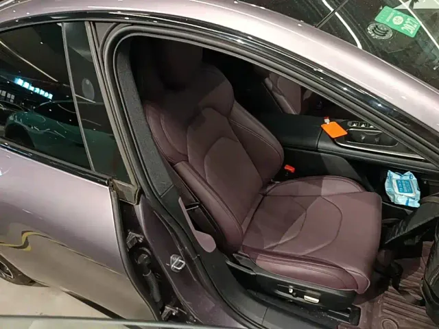 Xiaomi SU7 — Фото автомобиля 24