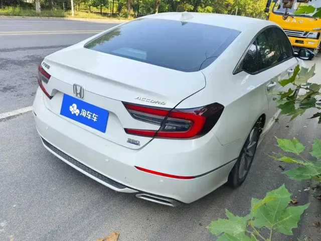 Honda Accord 2022 260TURBO Luxury Edition — Фото автомобиля 3