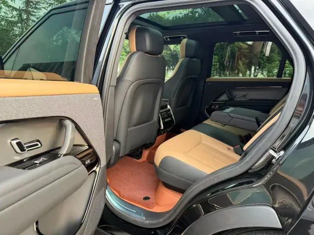 Land Rover Range Rover Sport — Фото автомобиля 6