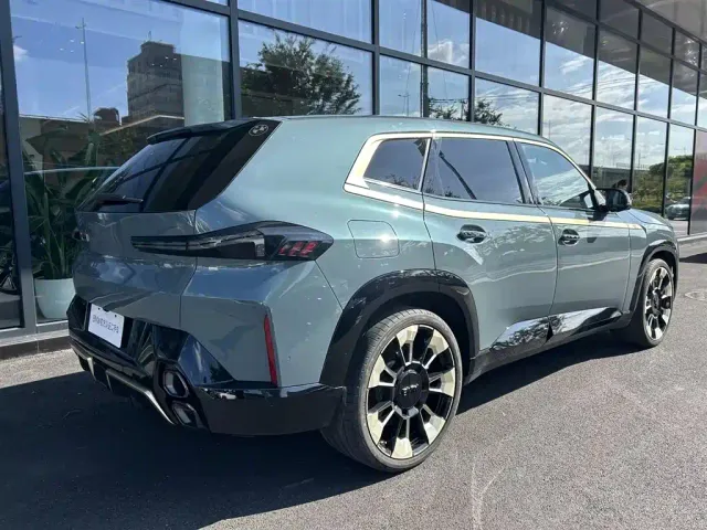 BMW XM — Фото автомобиля 4