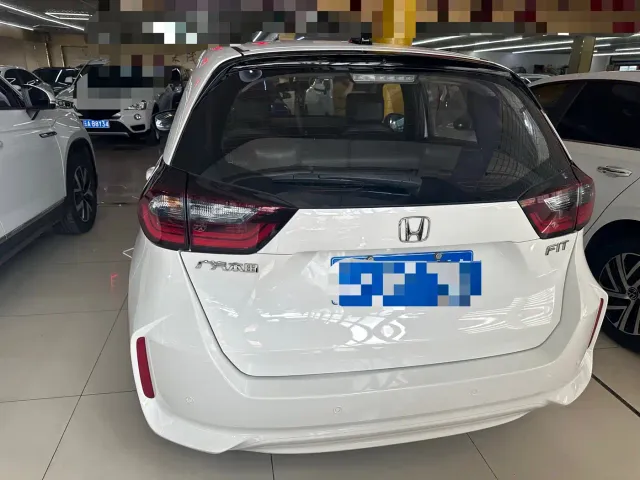 Honda Fit — Фото автомобиля 9