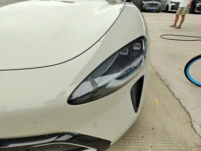 Xiaomi SU7 — Фото автомобиля 23
