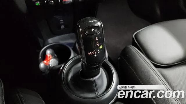 Mini Cooper Cooper 5 дверей Classic — Фото автомобиля 8