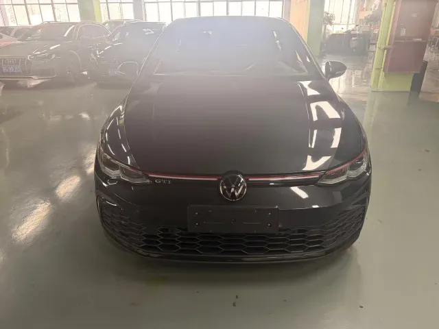 Volkswagen Golf GTI — Фото автомобиля 2