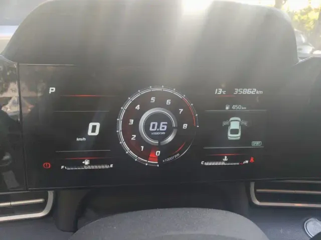 Hyundai Elantra — Фото автомобиля 12