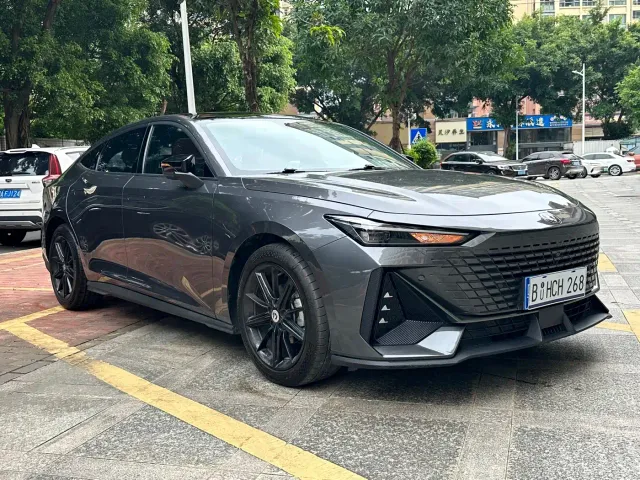 Changan UNI-V — Фото автомобиля 3